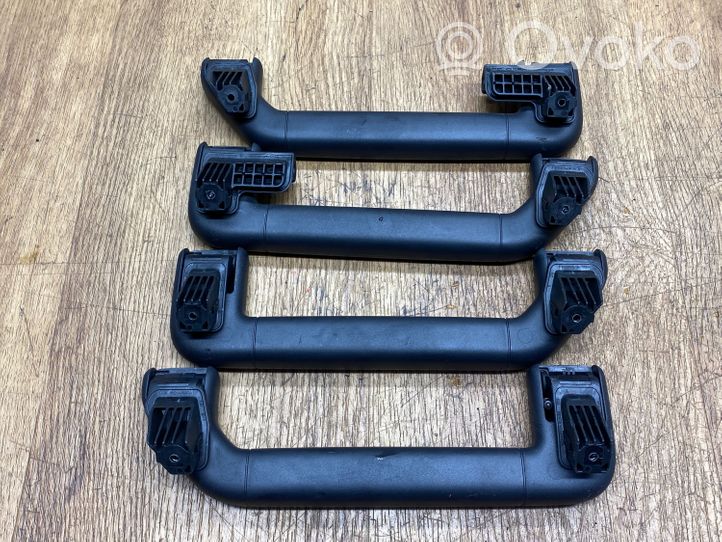 Volkswagen Touareg II Un set di maniglie per il soffitto 7P0857644B