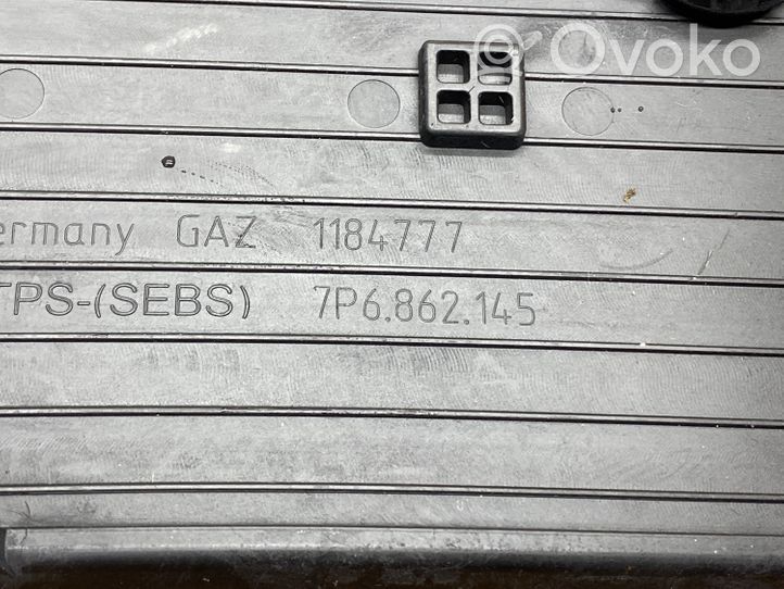 Volkswagen Touareg II Panelės stalčiuko/lentinėlės paklotėlis 7P6862145