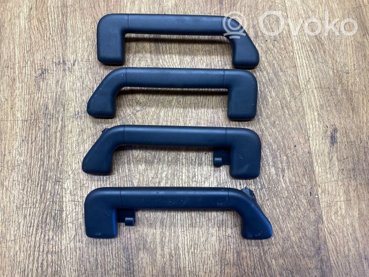 Volkswagen Touareg II Un set di maniglie per il soffitto 7P0857644B