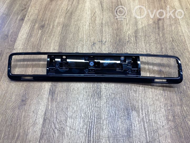 Volkswagen Touareg II Panneau de garniture tableau de bord 7P2857189A