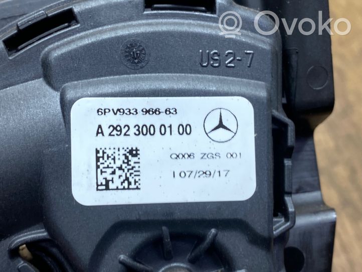 Mercedes-Benz GLE (W166 - C292) Pedał gazu / przyspieszenia A2923000100