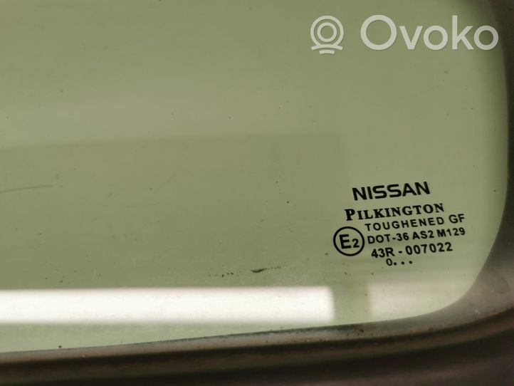 Nissan Almera N16 Takasivuikkuna/-lasi 82273