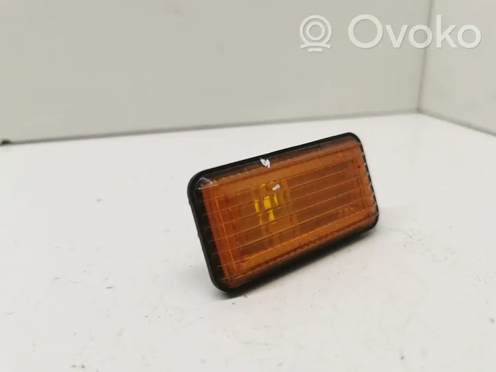 Volkswagen PASSAT B3 Front fender indicator light 357949117