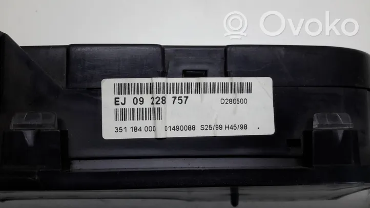 Opel Astra G Compteur de vitesse tableau de bord 09228757