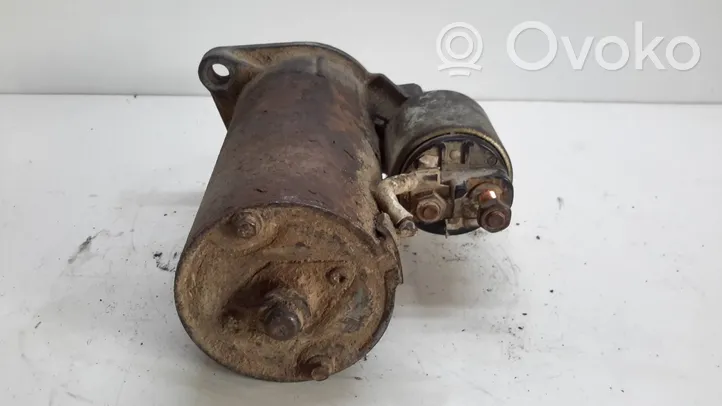 Volkswagen Golf III Starter motor 000110076