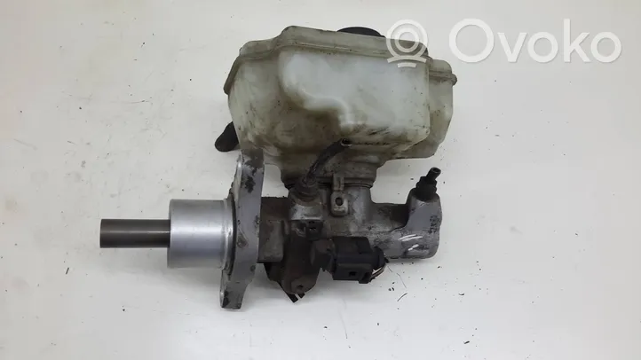 Volkswagen Jetta V Master brake cylinder 