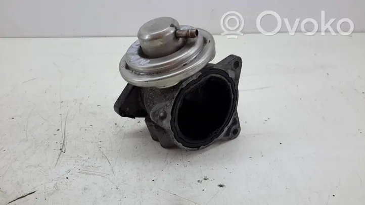 Volkswagen Touran I Throttle valve 038129637D