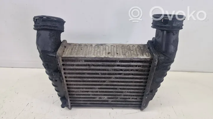 Volkswagen PASSAT B5.5 Radiatore intercooler 8D0145805C