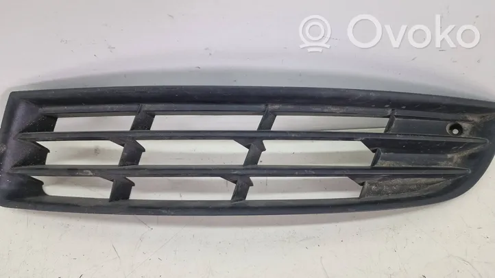 Volkswagen PASSAT B6 Front bumper lower grill 3C0853665B