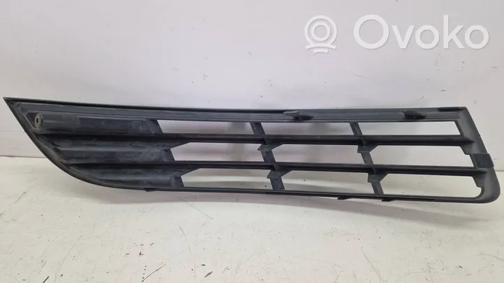 Volkswagen PASSAT B6 Grille inférieure de pare-chocs avant 3C0853665B