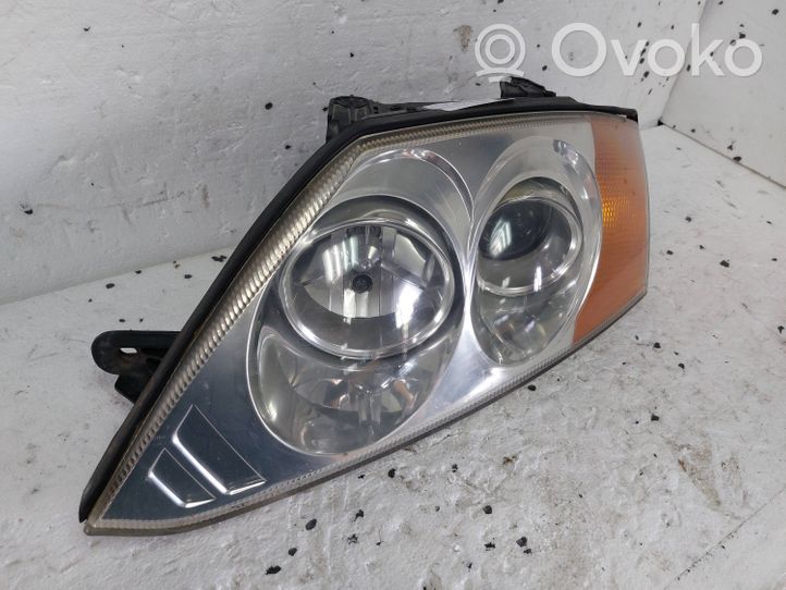 Hyundai Tiburon Lampa przednia 