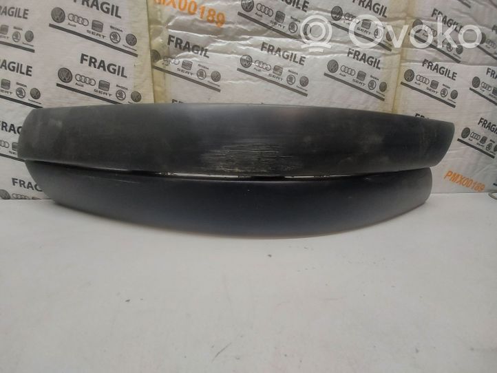 Volkswagen PASSAT B5.5 Moulure de pare-chocs avant 3B0807717D