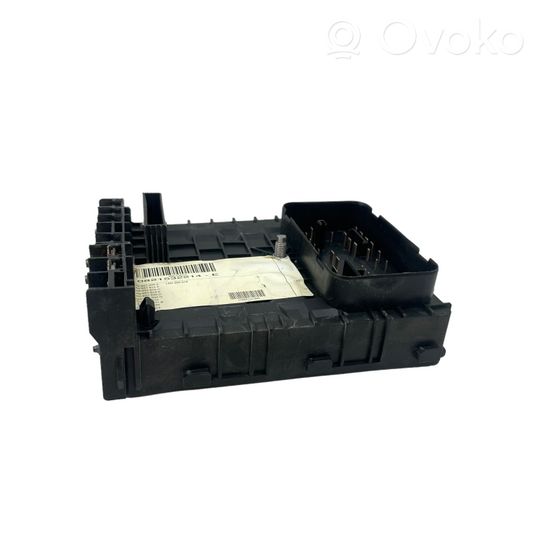 Volkswagen Touran I Module de fusibles 1K0937814F