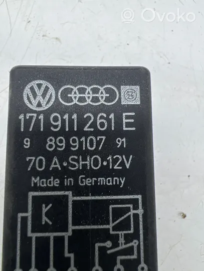 Audi A6 S6 C5 4B Hehkutulpan esikuumennuksen rele 171911261E