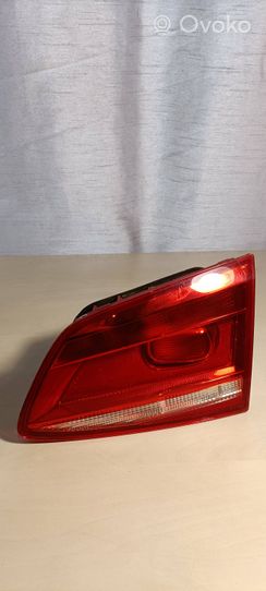 Volkswagen PASSAT B7 Lampy tylnej klapy bagażnika 3AF945094K