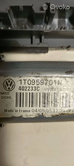 Volkswagen Golf V Priekinis varikliukas langų pakėlėjo 1K0959793R