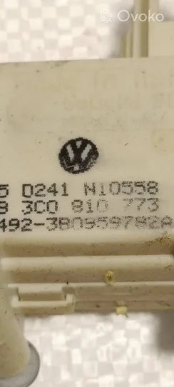 Volkswagen PASSAT B6 Polttoainetankin korkin lukon moottori 3C0810773
