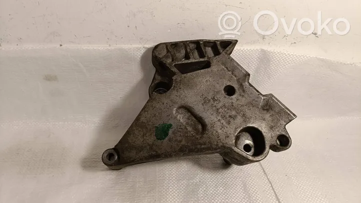 Volkswagen Touran I Engine mounting bracket 03G199207A