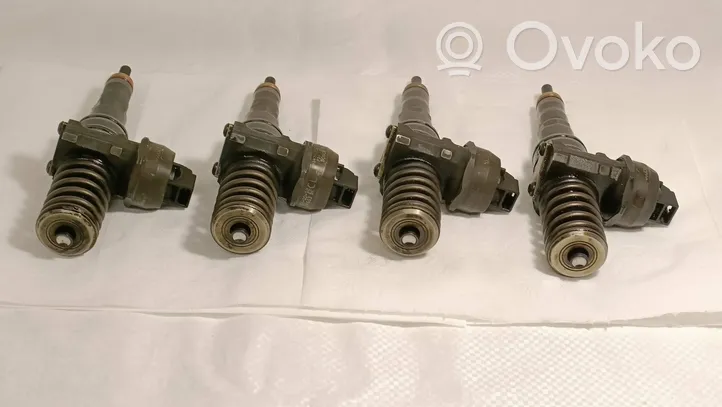 Volkswagen PASSAT B6 Fuel injectors set 038130073BQ