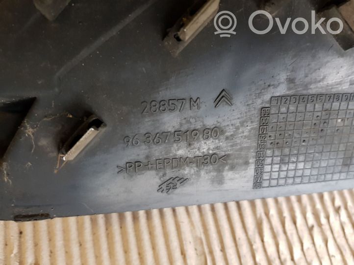Citroen C5 Grille calandre supérieure de pare-chocs avant 9636751980