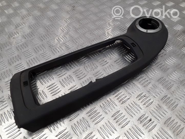 Dacia Sandero Rivestimento del pannello 8200739446