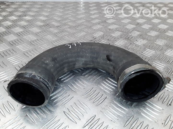 Opel Vectra C Tube d'admission de tuyau de refroidisseur intermédiaire 55352567