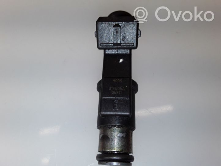 Citroen Xsara Picasso Injecteur de carburant 01F005A