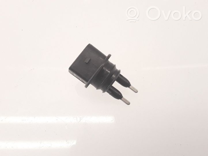 Audi A5 8T 8F Capteur de niveau de liquide lave-glace 7M0919376