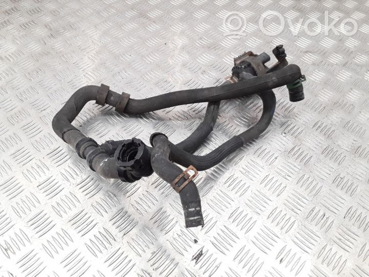 Renault Clio III Pompe à eau de liquide de refroidissement 0311133A