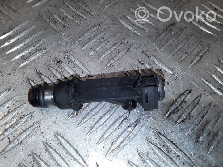 Suzuki Forenza Injecteur de carburant 96334808