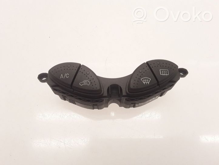 Ford Focus Windscreen/window heater switch 98AG19A945CH