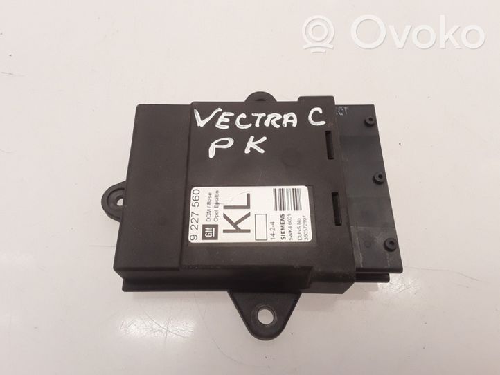 Opel Vectra C Unité de commande / module de verrouillage centralisé porte 9227560