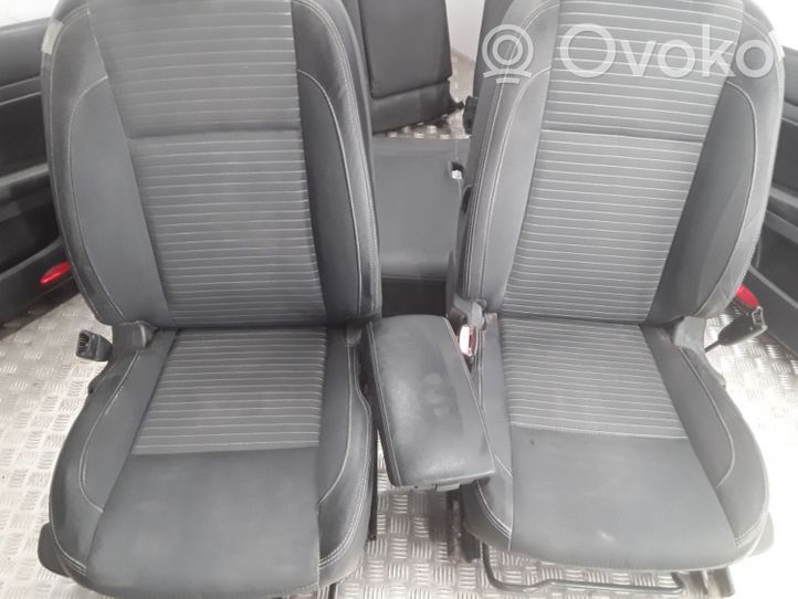 Renault Latitude (L70) Seat set 