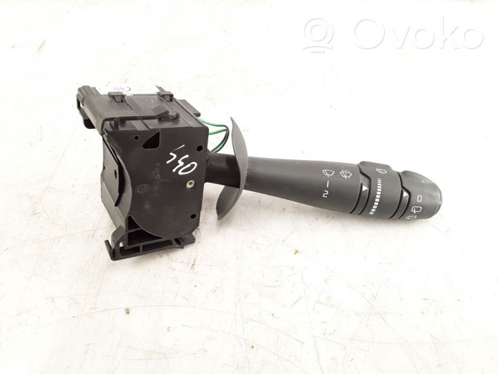 Renault Twingo II Wiper control stalk 8200856009