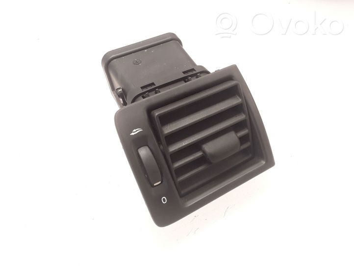 Volvo S40 Copertura griglia di ventilazione laterale cruscotto Y011030