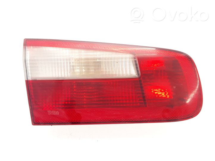 Renault Laguna II Luci posteriori del portellone del bagagliaio 8200002475