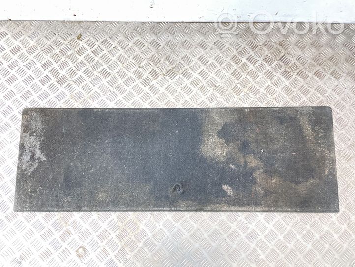 Toyota Corolla E120 E130 Doublure de coffre arrière, tapis de sol 5841102010