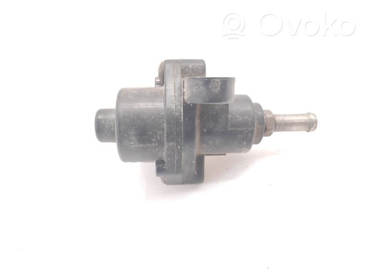 Nissan Pathfinder R50 Vacuum valve E9T17092