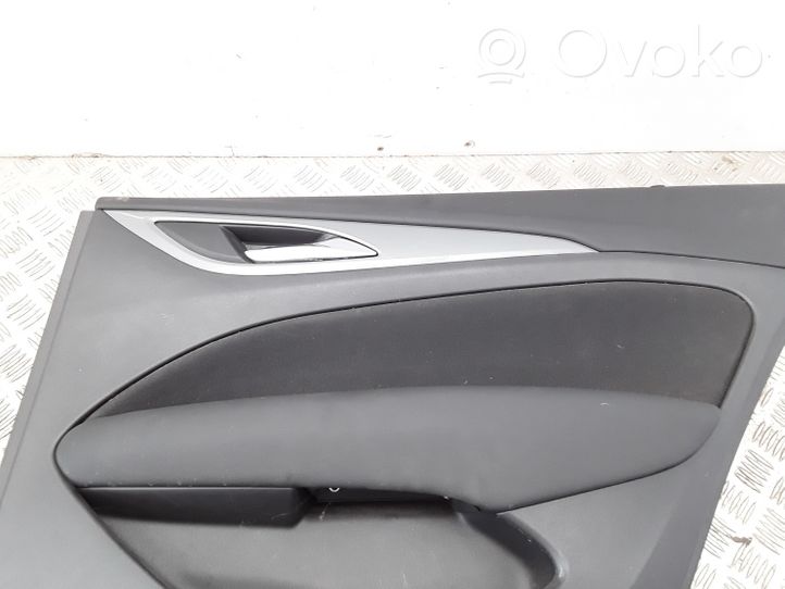 Opel Insignia B Apmušimas galinių durų (obšifke) 39138328