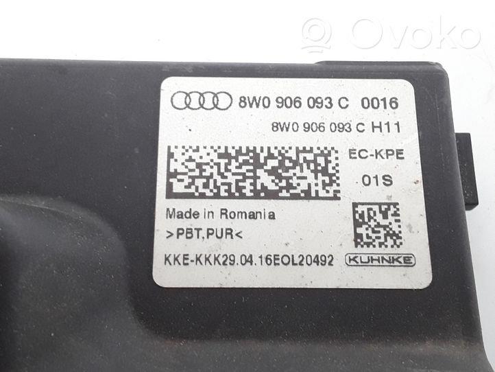 Audi A4 S4 B9 Przekaźnik pompy paliwa 8W0906093C