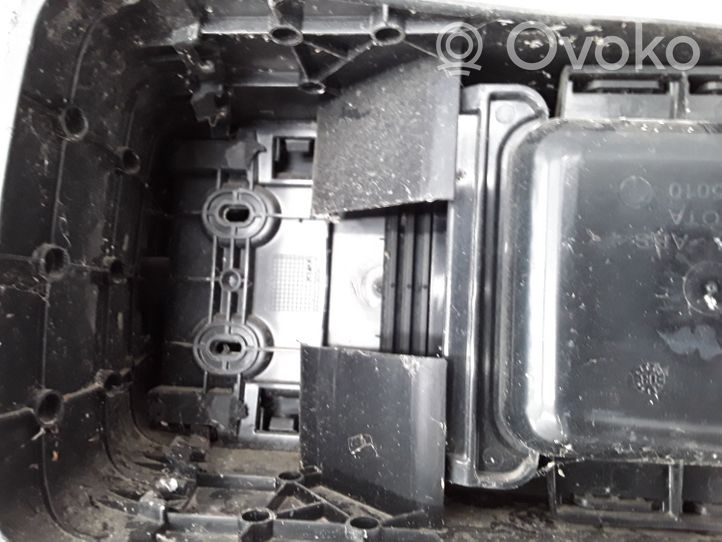 Toyota Avensis T270 Console centrale 5885605010