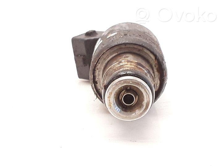 Opel Combo B Injecteur de carburant 17092023