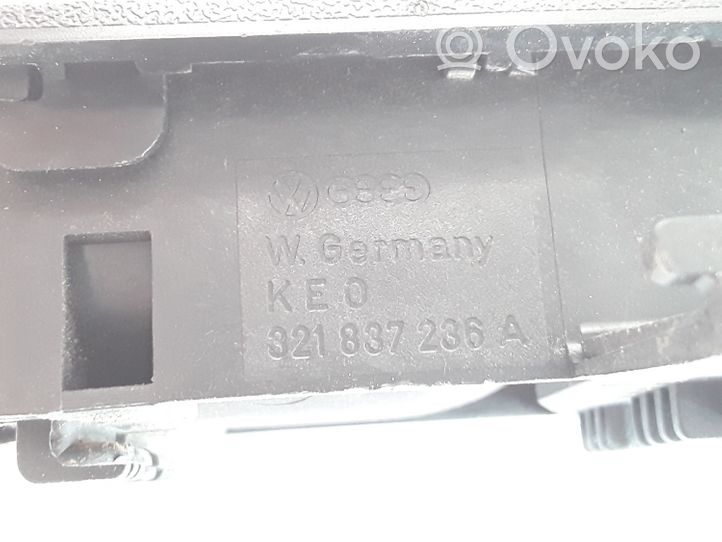 Volkswagen PASSAT B2 Rear door interior handle 321837236A