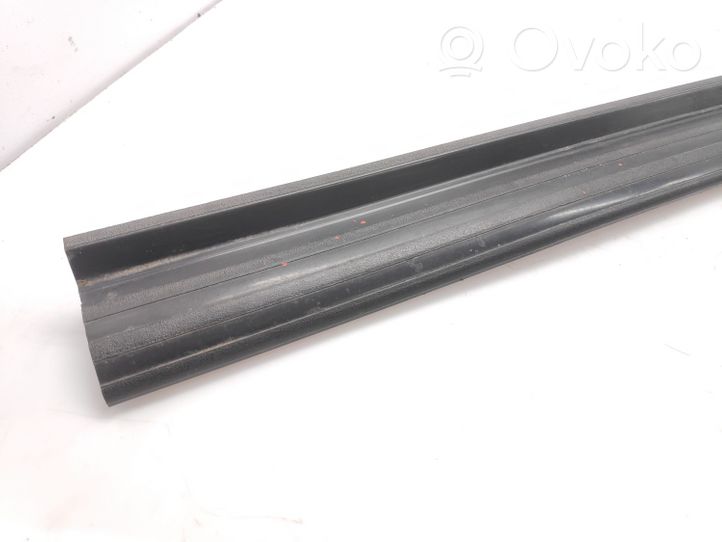 Volkswagen PASSAT B2 Front sill trim cover 