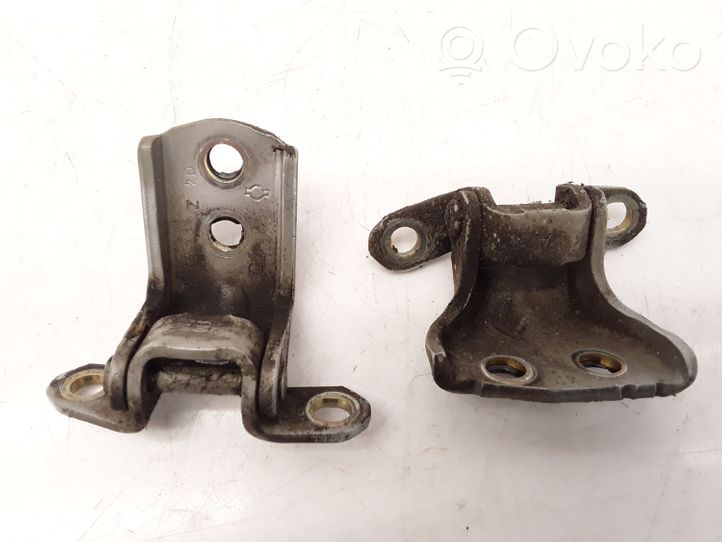 Nissan Almera Tino Set di cerniere portiera anteriore KL0G569