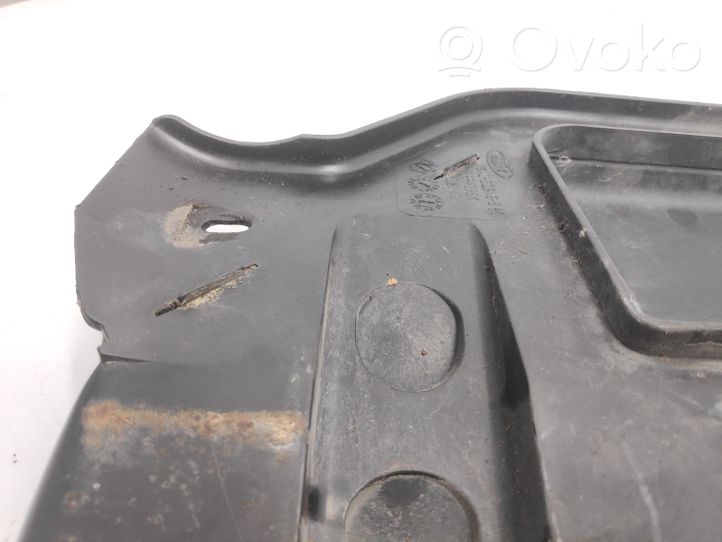 Ford Focus Oro paėmimo kanalo detalė (-ės) XS4QGC646B