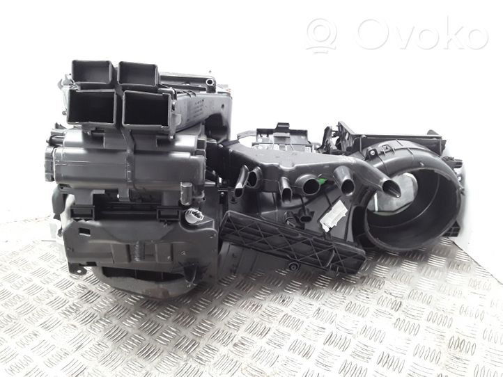 Audi Q3 8U Scatola alloggiamento climatizzatore riscaldamento abitacolo assemblata 8U1820001B