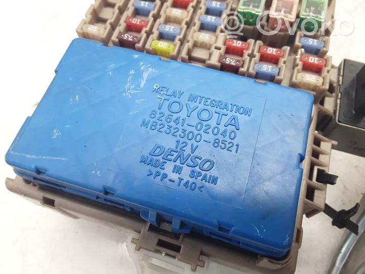 Toyota Corolla E120 E130 Komputer / Sterownik ECU i komplet kluczy 8966102A60