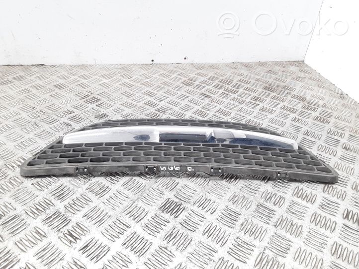 Saab 9-7X Grille calandre supérieure de pare-chocs avant 15253403