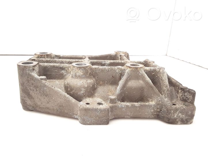 Alfa Romeo GT Staffa di montaggio del compressore dell’A/C 60630739